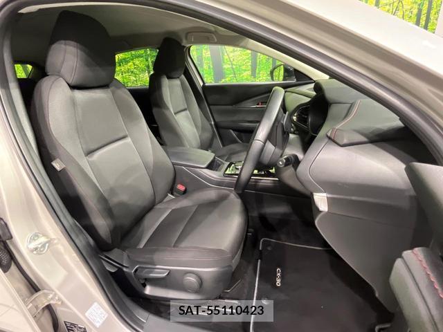 Mazda CX-30 2022-04 8815946-8