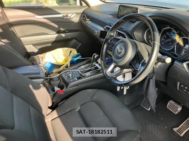 Mazda CX-5 2018-09 8813394-8