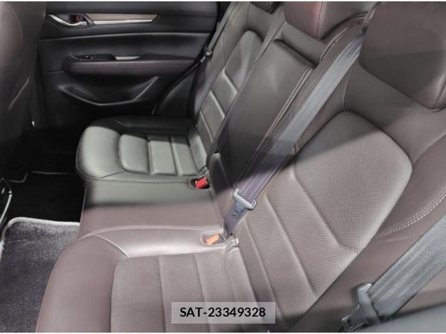 Mazda CX-5 2022-05 8817350-6