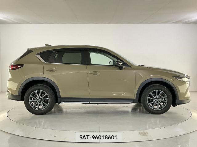 Mazda CX-5 2022-03 8817393-7