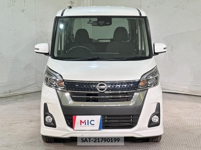 Nissan DAYZ ROOX 2017-07 8818000-12