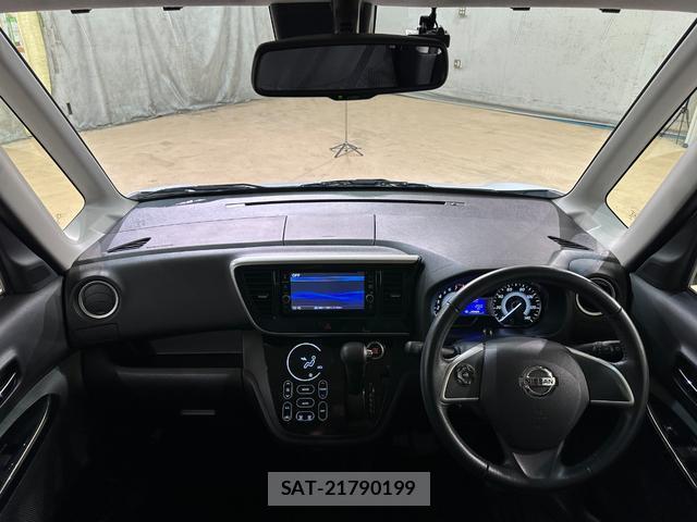 Nissan DAYZ ROOX 2017-07 8818000-6
