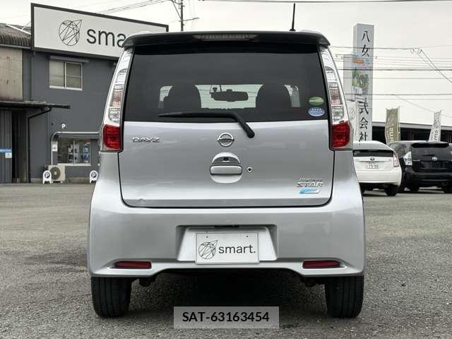 Nissan DAYZ 2013-12 8817462-19