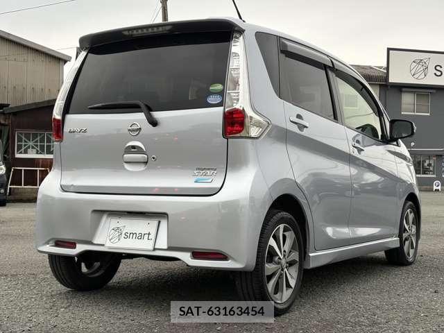 Nissan DAYZ 2013-12 8817462-5