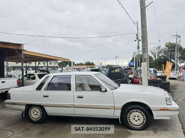 Mitsubishi DEBONAIR 1986-10 8816966-4