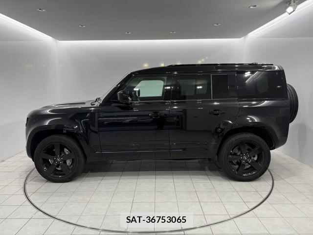 Land Rover DEFENDER 2025-09 8812469-4