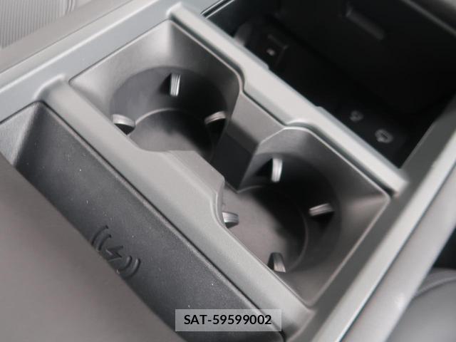 Land Rover DEFENDER 2026-07 8813321-9