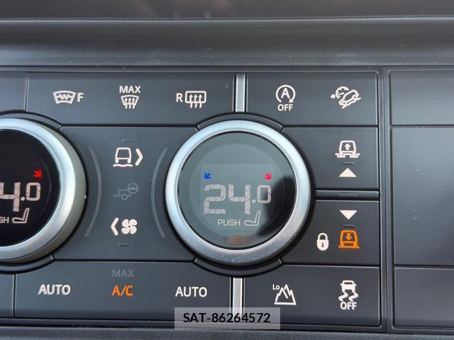 Land Rover DEFENDER 2026-07 8814126-8
