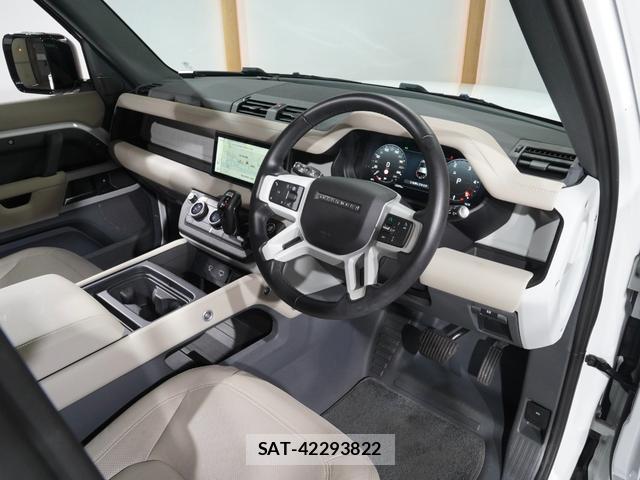 Land Rover DEFENDER 2024-10 8817270-11