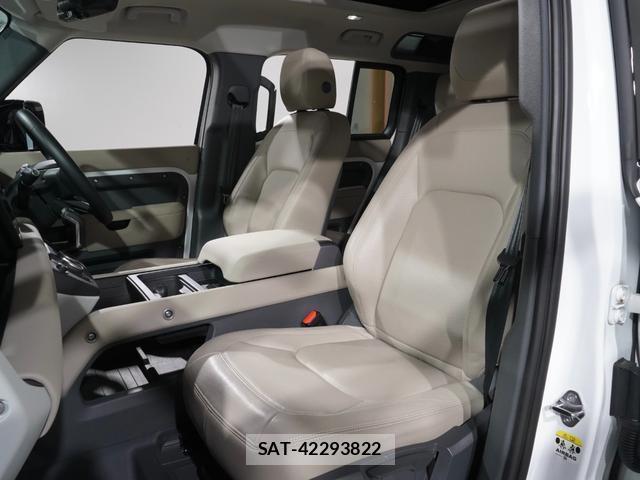Land Rover DEFENDER 2024-10 8817270-16
