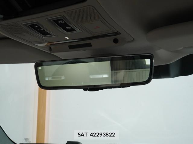 Land Rover DEFENDER 2024-10 8817270-6