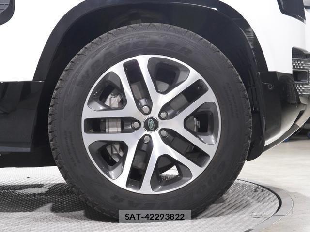 Land Rover DEFENDER 2024-10 8817270-7
