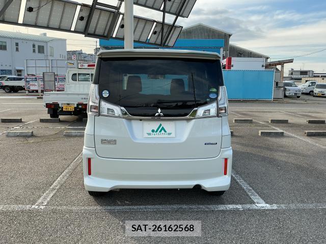Mitsubishi DELICA 2017-08 8817083-1