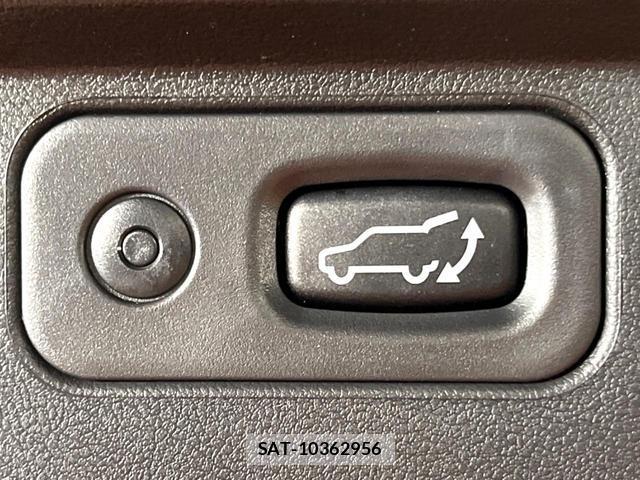 Mitsubishi DELICA 2022-07 8812654-5