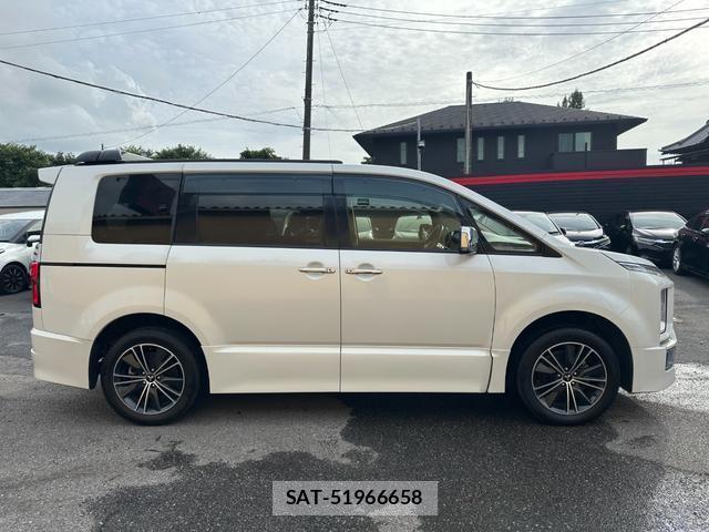 Mitsubishi DELICA 2019-06 8812680-13