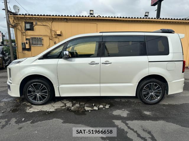 Mitsubishi DELICA 2019-06 8812680-14