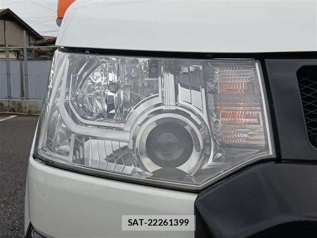 Mitsubishi DELICA 2017-09 8812810-13