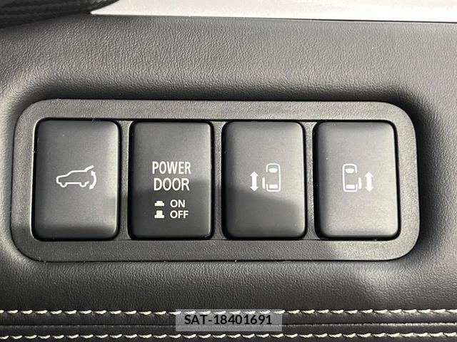 Mitsubishi DELICA 2025-04 8812884-2