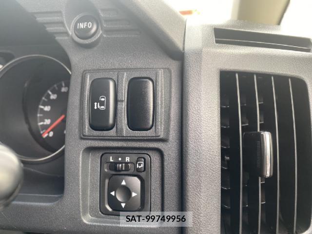 Mitsubishi DELICA 2019-05 8814222-15