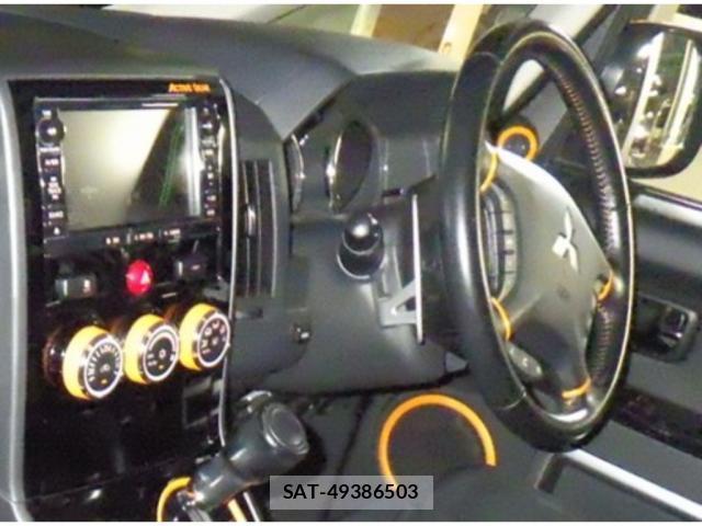 Mitsubishi DELICA 2018-03 8816811-2