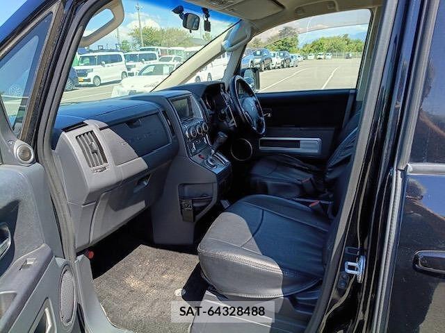 Mitsubishi DELICA 2007-12 8817148-2