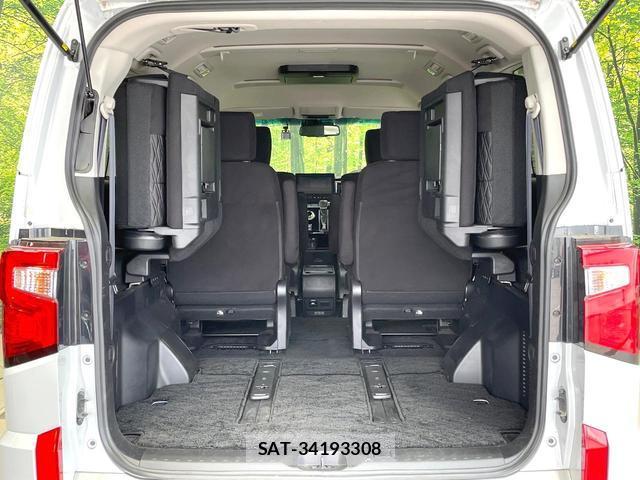 Mitsubishi DELICA 2022-10 8817231-10