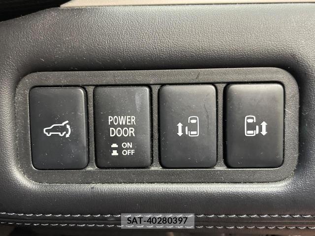 Mitsubishi DELICA 2023-08 8817362-5