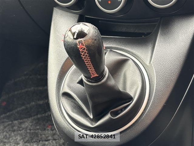 Mazda DEMIO 2012-11 8812137-14