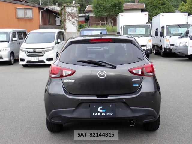 Mazda DEMIO 2017-09 8812515-1
