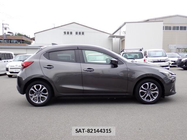 Mazda DEMIO 2017-09 8812515-3