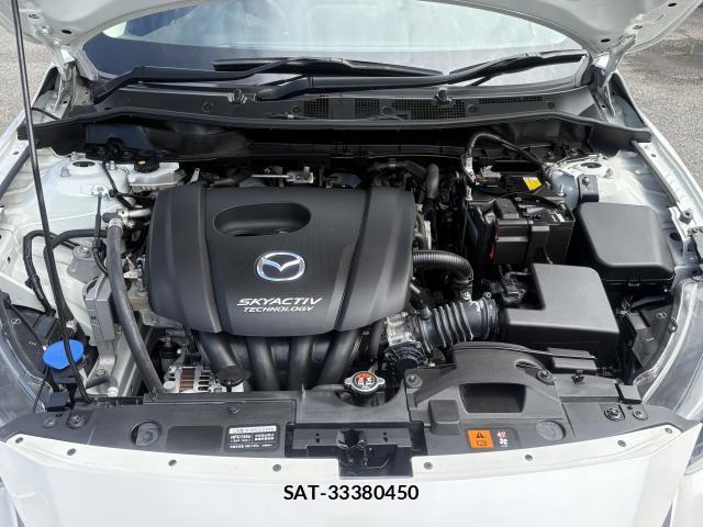 Mazda DEMIO 2017-06 8814381-11