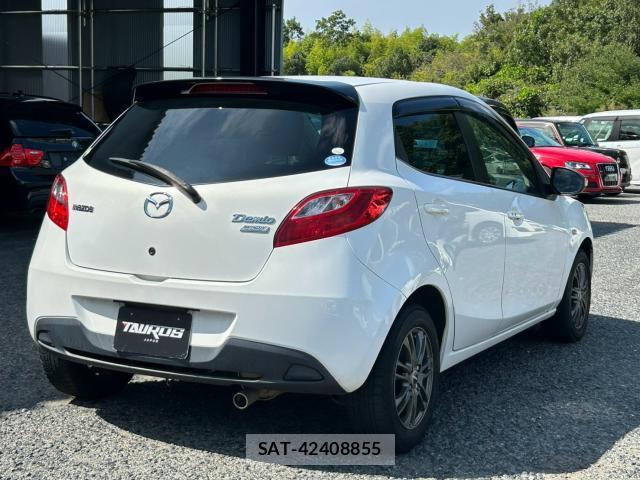 Mazda DEMIO 2013-08 8814464-1