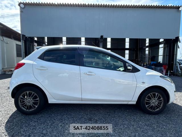 Mazda DEMIO 2013-08 8814464-3