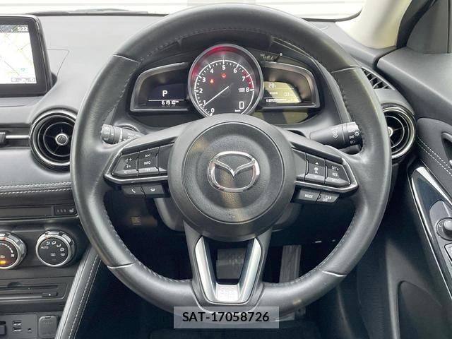 Mazda DEMIO 2017-12 8814789-10