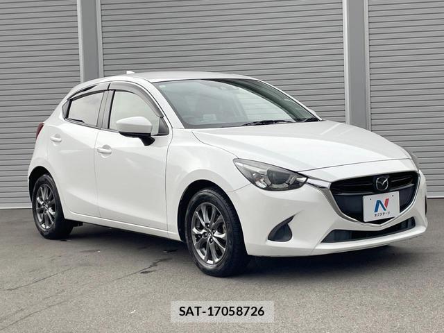 Mazda DEMIO 2017-12 8814789-15