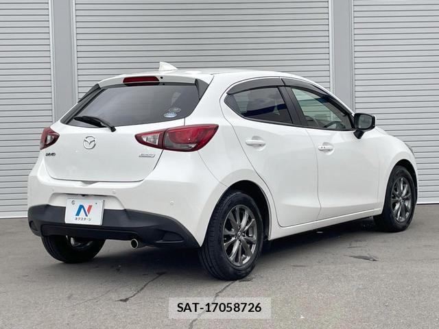 Mazda DEMIO 2017-12 8814789-16