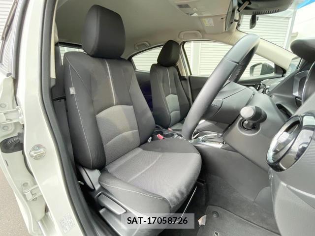 Mazda DEMIO 2017-12 8814789-7