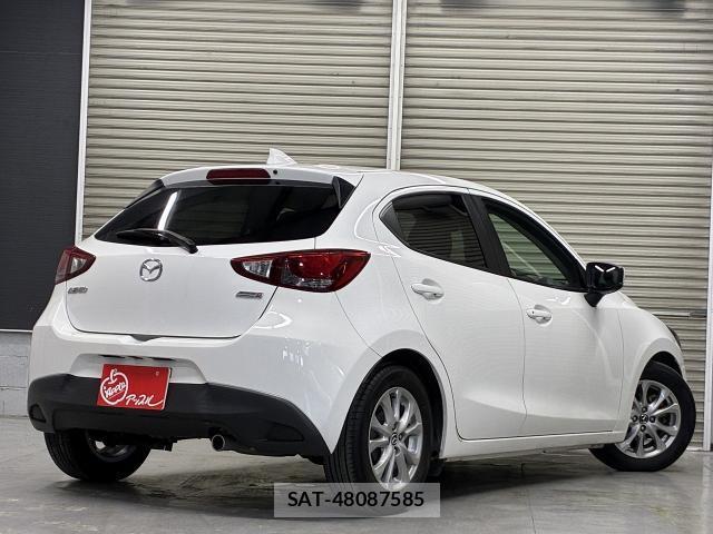 Mazda DEMIO 2017-03 8815847-1