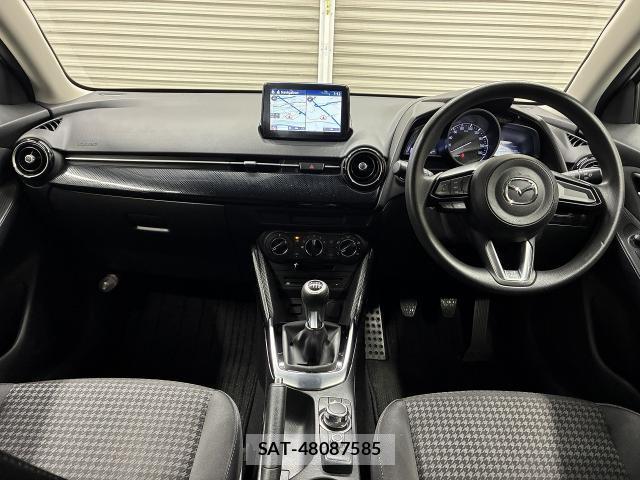 Mazda DEMIO 2017-03 8815847-2