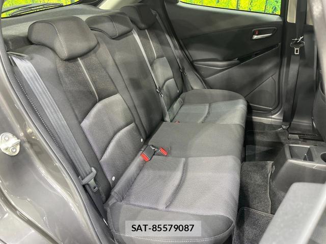 Mazda DEMIO 2017-12 8816478-8
