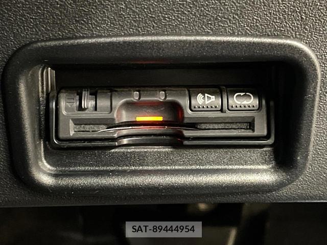Nissan DUALIS 2011-09 8813005-5