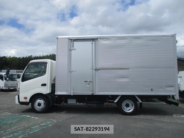 Hino DUTRO 2018 8812132-1