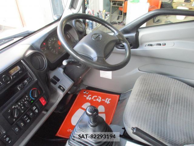 Hino DUTRO 2018 8812132-4
