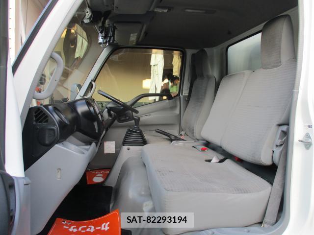 Hino DUTRO 2018 8812132-6