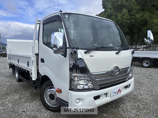 Hino DUTRO 2015-01 8812905-2