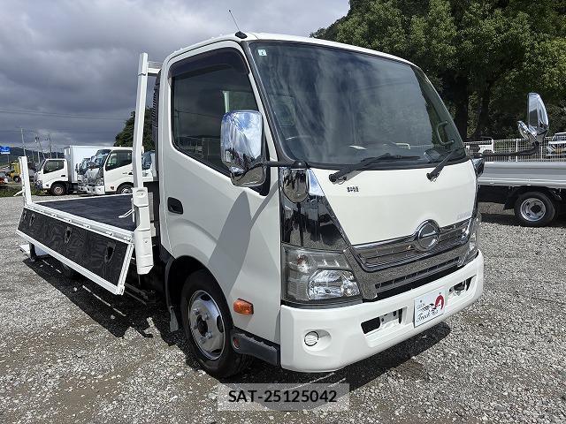 Hino DUTRO 2015-01 8812905-7