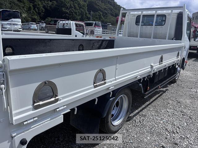 Hino DUTRO 2015-01 8812905-8