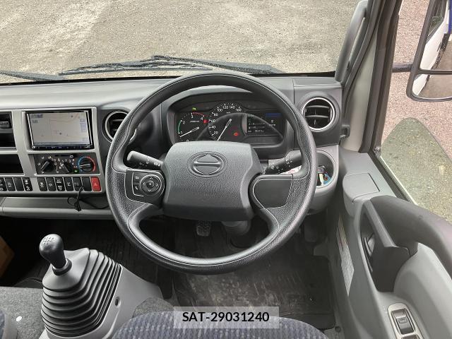 Hino DUTRO 2022-02 8813930-2