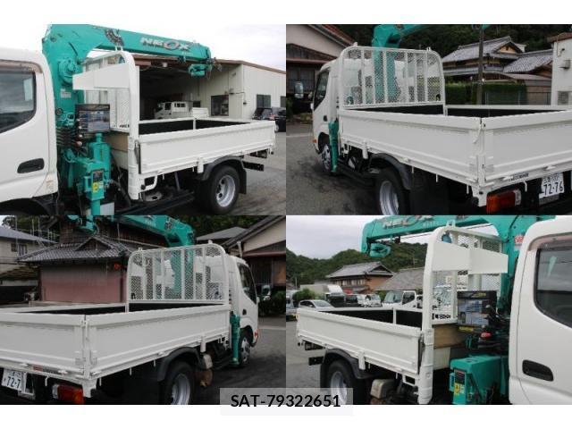 Hino DUTRO 2011-11 8814359-15