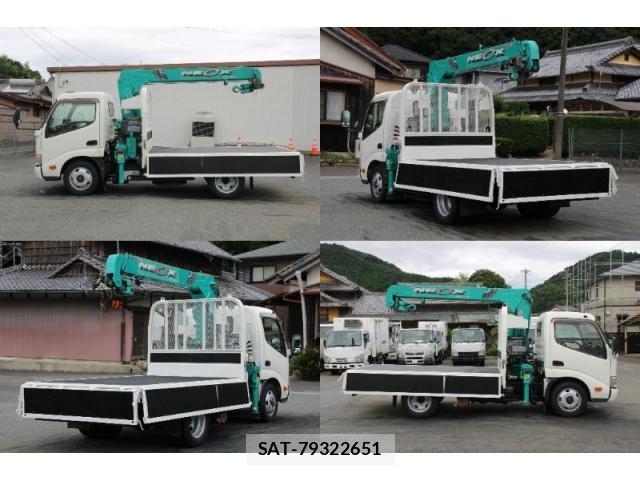 Hino DUTRO 2011-11 8814359-17